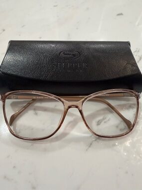 Stepper prescription eyeglass frame